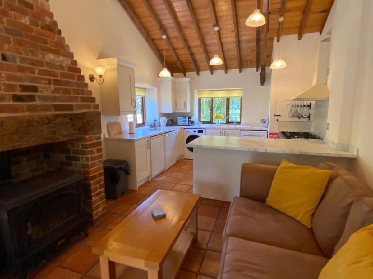 Brundish Suffolk Barn 2 Bed Idyllic 6 Acres Villa Wilby  Exterior photo